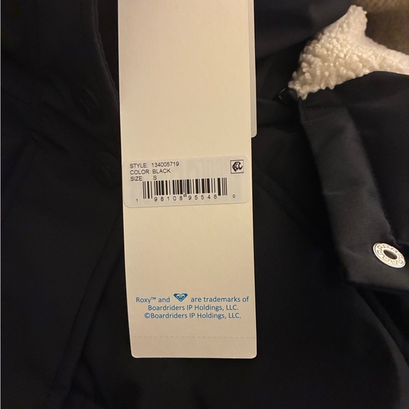ROXY NWT || Black Hooded Puffer Jacket - Picture 5 of 9